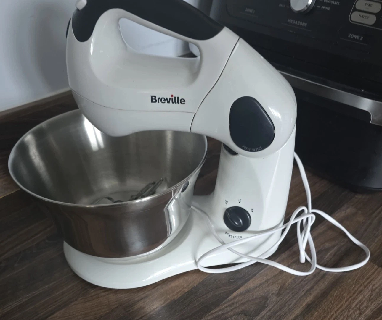 Breville Stand Mixer & Hand Mixer 3.2L Bowl 10 Speed VFP026