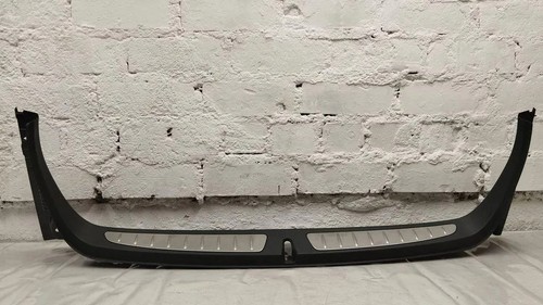 Trunk sill cover protection