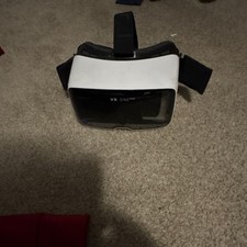 ZEISS VR One Plus Smartphone VR Headset White Black Plastic