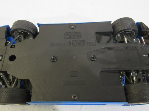 1:18 Burago Bugatti EB110 - Picture 8 of 8