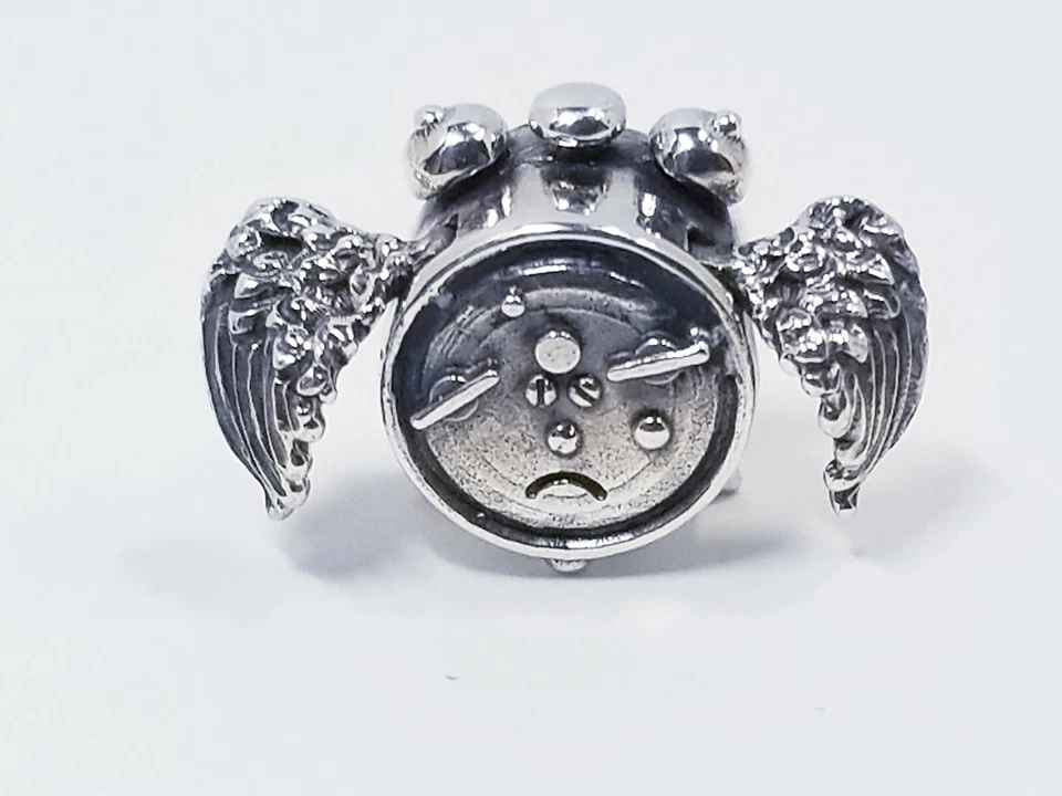 Conta de prata esterlina OHM BEADS Time Flies (aposentada) - Imagem 2 de 4