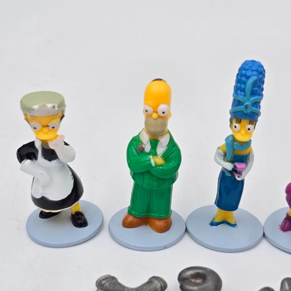 The Simpsons Clue Board Game Replacement Pieces 2nd Ed Dice Weapons Figurines - Image 2 of 4