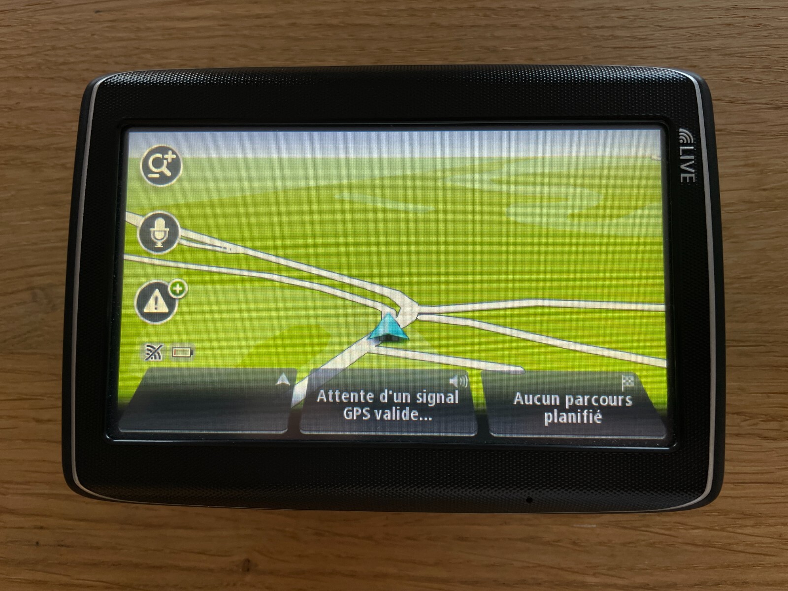 GPS TomTom Go Live 825 Europe évitez les bouchons grâce à l'info trafic en temps réel
