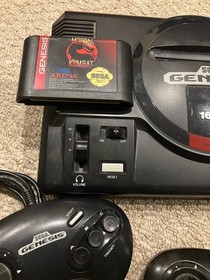 Sega Gensis Console 1 Two Controllers & Mortal Kombat Game Tested & Working