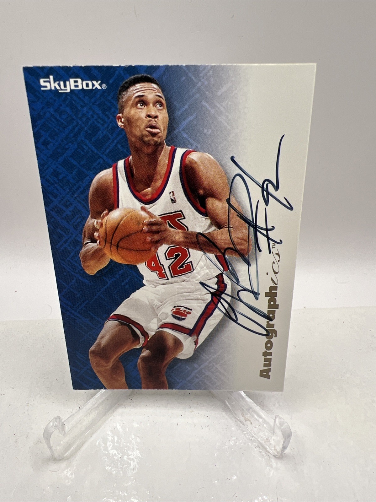 P.J. Brown: 1996-97 SkyBox Premium Autographics Auto On Card Miami Heat NJ Nets