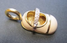 Ciondolo scarpa bambino Aaron Basha oro giallo 18 kt diamanti smalto rosa