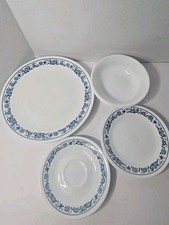 Vintage Corelle OLD TOWN BLUE ONION Plates Saucers Bowls 17 Piece Set