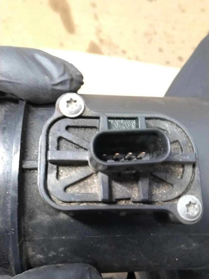 2015 BMW X1 Air Cleaner Assembly OEM 13717588280 Used 112K Mileage Black - Image 2 of 4