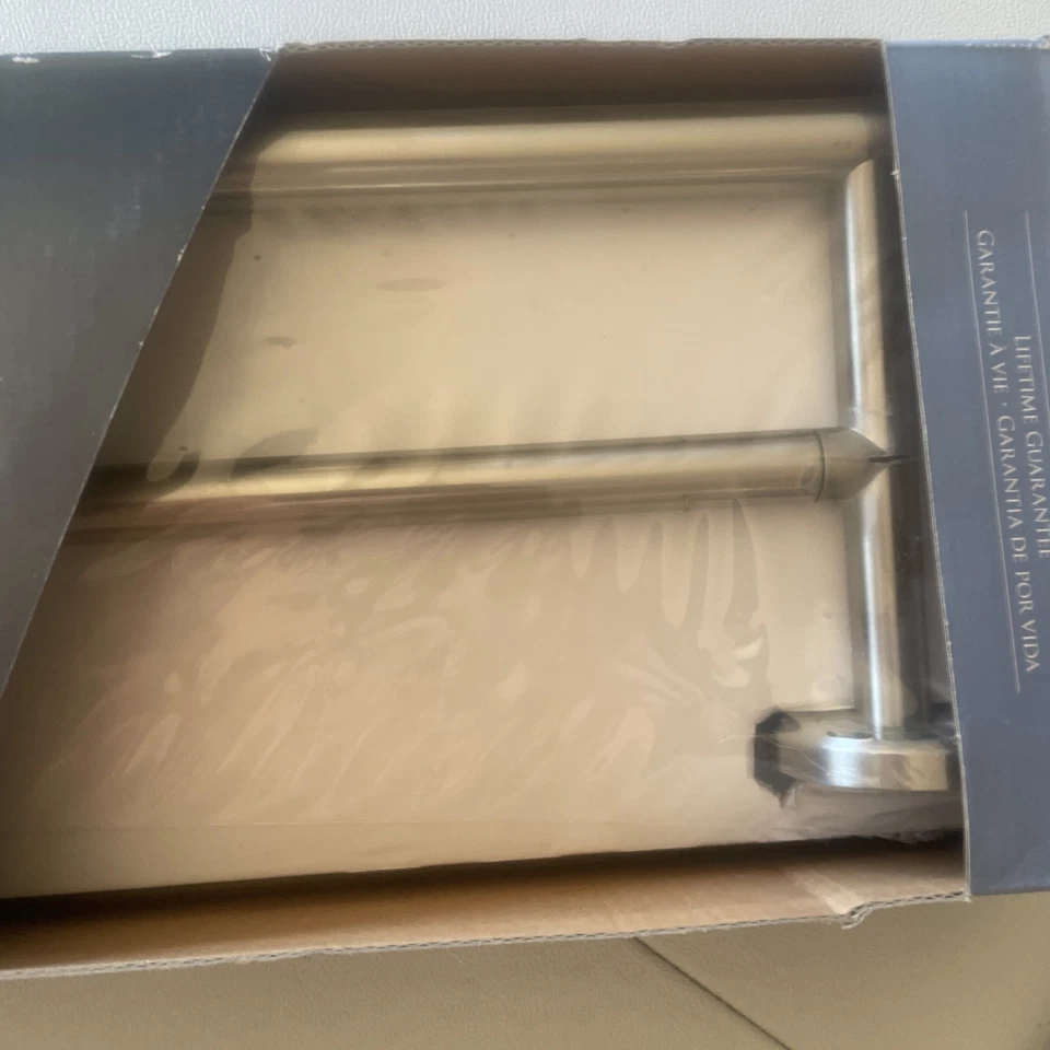 Toallero Gatco 4244 Latitude 2 24" - Níquel - Nuevo Precintado En Caja - Envío Gratis Foto 4 de 4