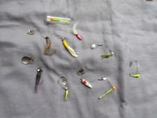 Lote de 10 aparejos de pesca vintage plantilla hilanderos moscas con estuche