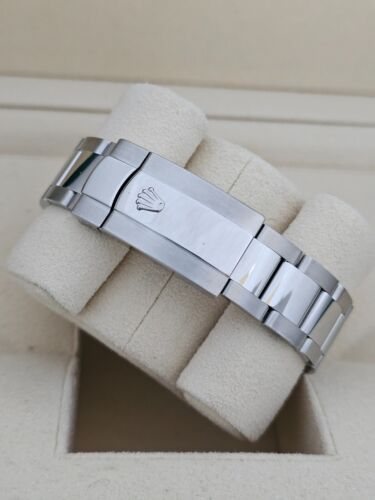 Rolex Milgauss Black Watch with Oyster Bracelet - 116400GV 2020 Full Set - Picture 11 of 17