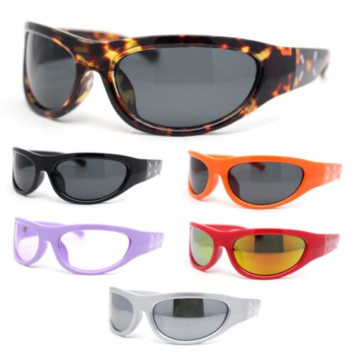 Klassische ovale runde Kunststoffsonnenbrille im 90er-Jahre-Stil