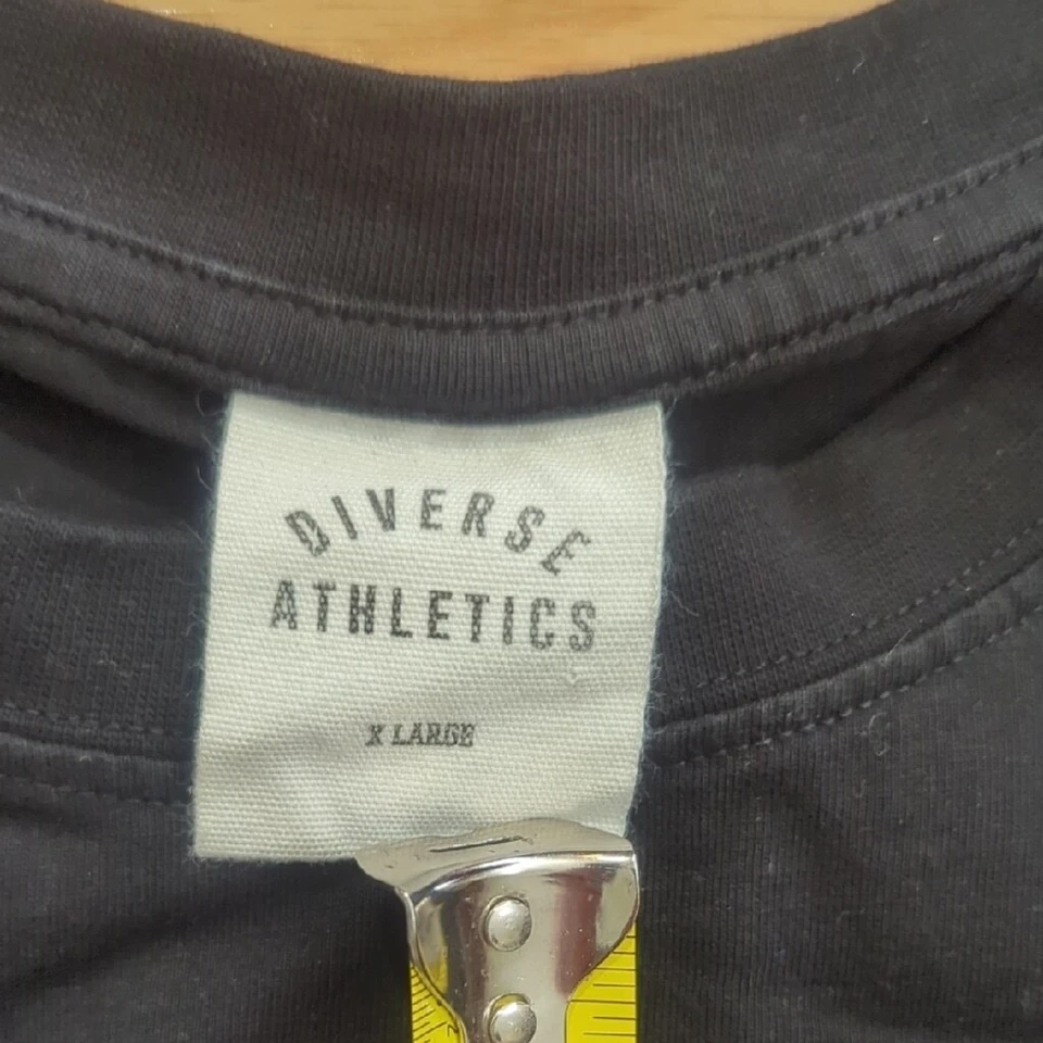 Camiseta Diverse Athletics negra talla XL Foto 3 de 4
