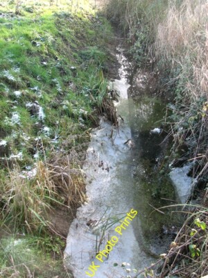 Foto 6x4 Eis auf Entwässerungsgraben St. Olaves nach einer der kältesten Nächte c2016