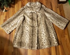Vintage Sportowne Leopard Spotted Faux fur Women's coat. From the 1960s.