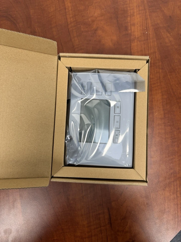 Control 4 Wireless Thermostat Model: C4-THERM-WH - White - Image 2 of 2