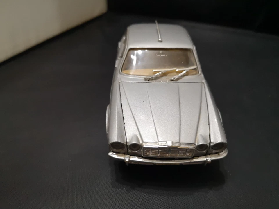 M643-POLISTIL JAGUAR XJ42 SALOON. - Image 2 of 4