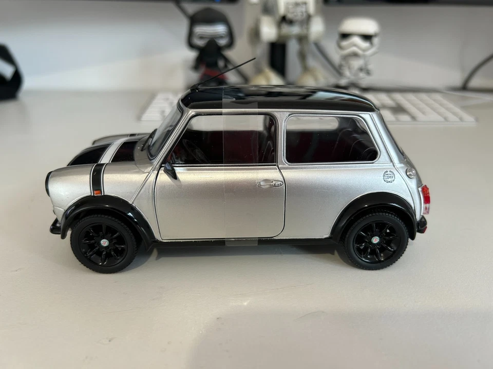 Mini Cooper Sport Solido 1:18 Diecast Model Car – Boxed, rare - Image 2 of 4