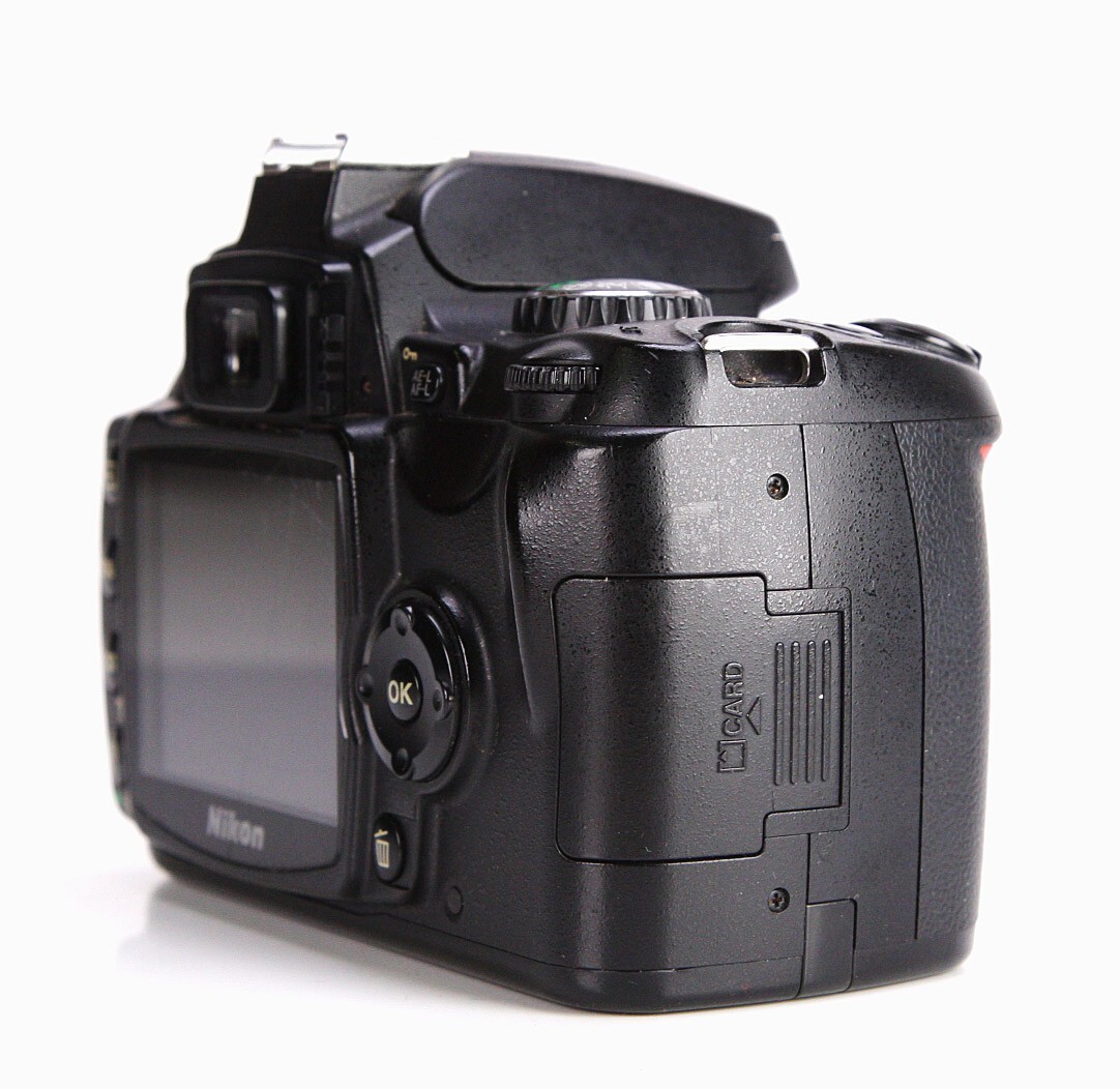 Nikon D40 DSLR Camera Body Only Boxed Nikon ENEL9 Battery & MH23