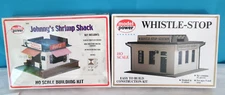 Model Power Whistle Stop Station 444 & Model Power Johnny's Shrimp Shack 401, Ho