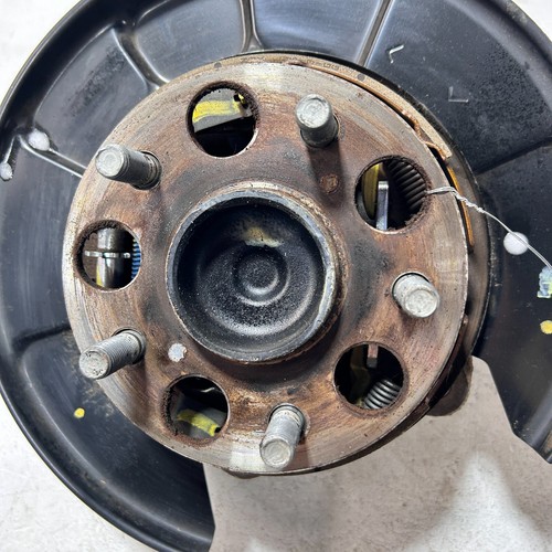 18-23 TOYOTA CAMRY REAR LEFT DRIVER SIDE SPINDLE KNUCKLE HUB / KNUCKLE OEM - Picture 2 of 12