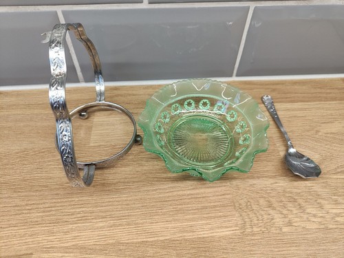 Vintage Green Glass Celtic Plate Jam Bowl With Hanging Spoon Made In England - Picture 5 of 5