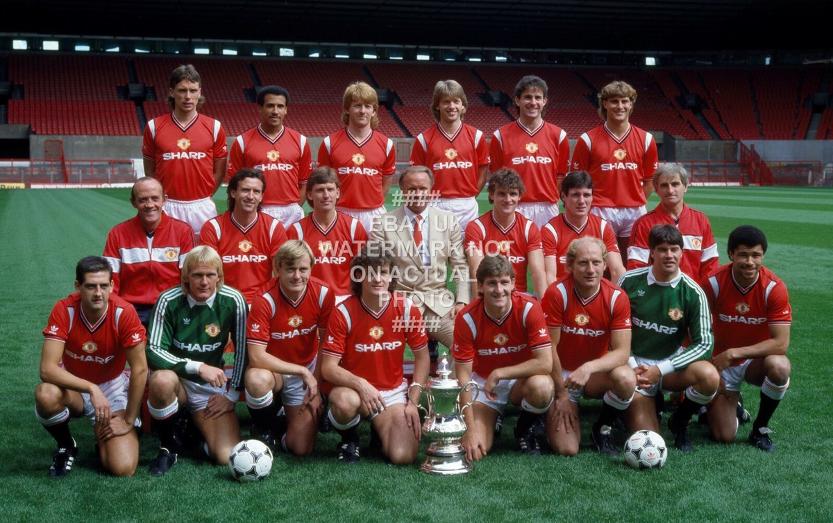 1985 FA CUP MANCHESTER UNITED TEAM SQUAD PHOTO QUALITY PHOTO