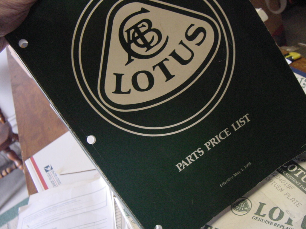 NOS Lotus 1 Inner + 1 Outer Front Hub Bearings + 2 Grease Seals Lotus Excel