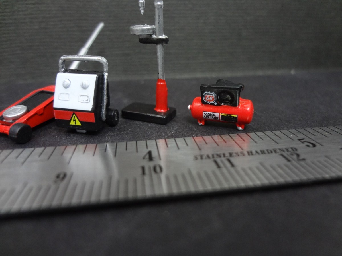 1:64 Scale PHILLIPS Shop Tools - Garage equipment - Diorama