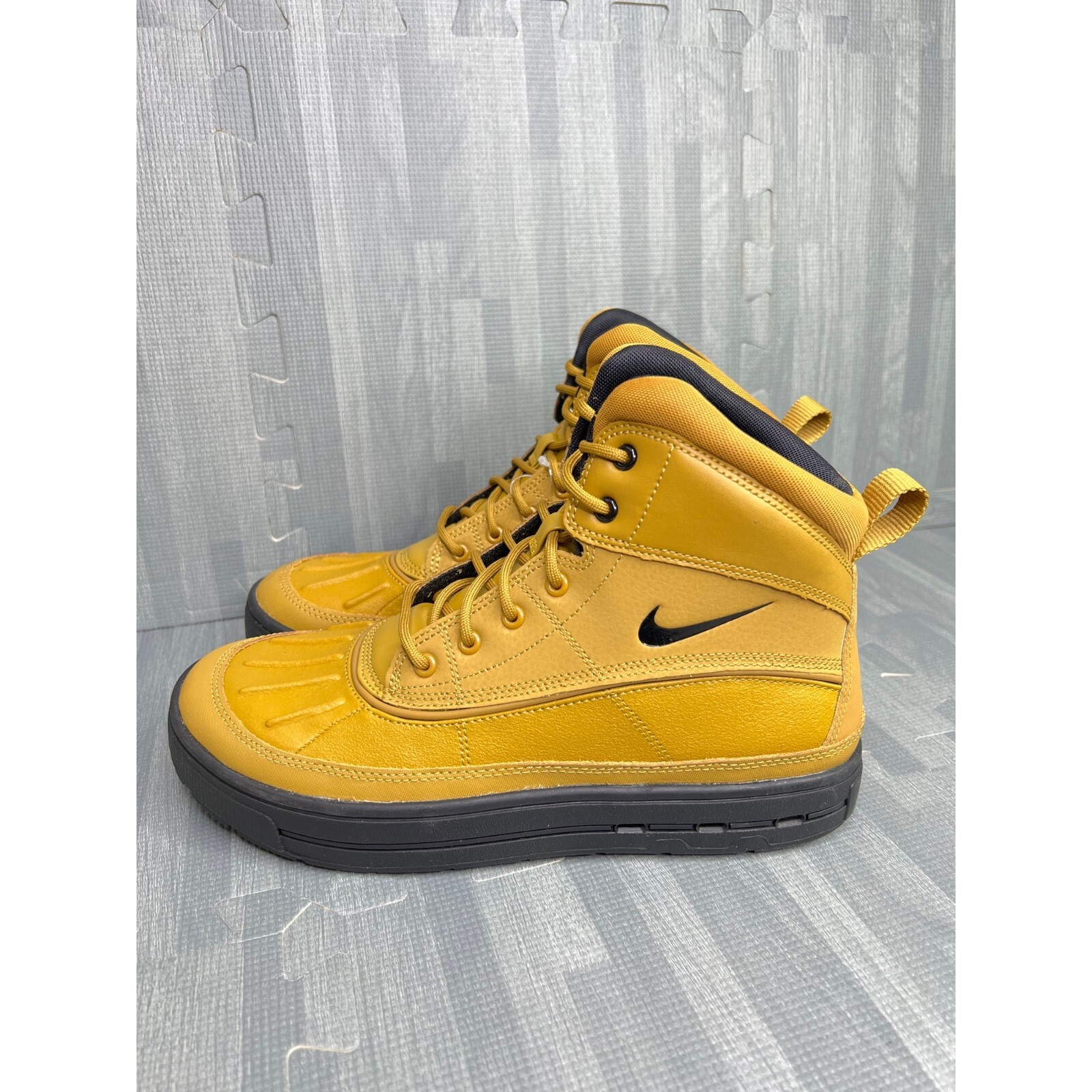 Nike ACG Woodside Waterproof Leather Boots Unisex Size 7Y 524872-703