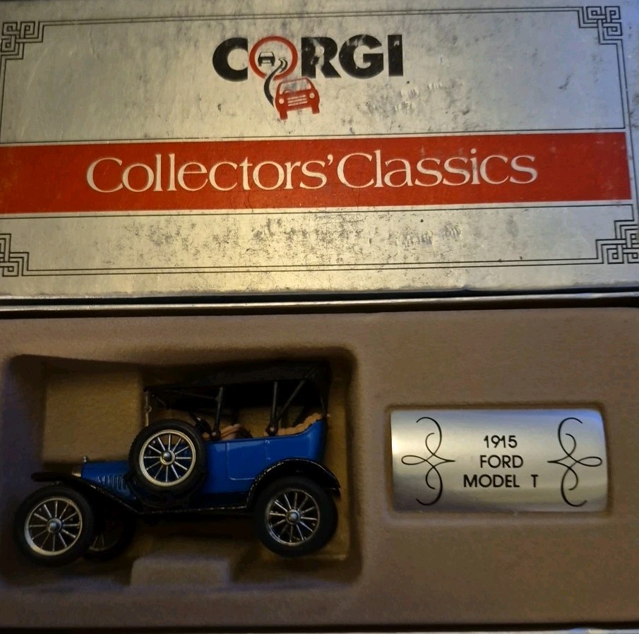Corgi Classics C863, 1915 Ford Model T - Free Price Guide & Review
