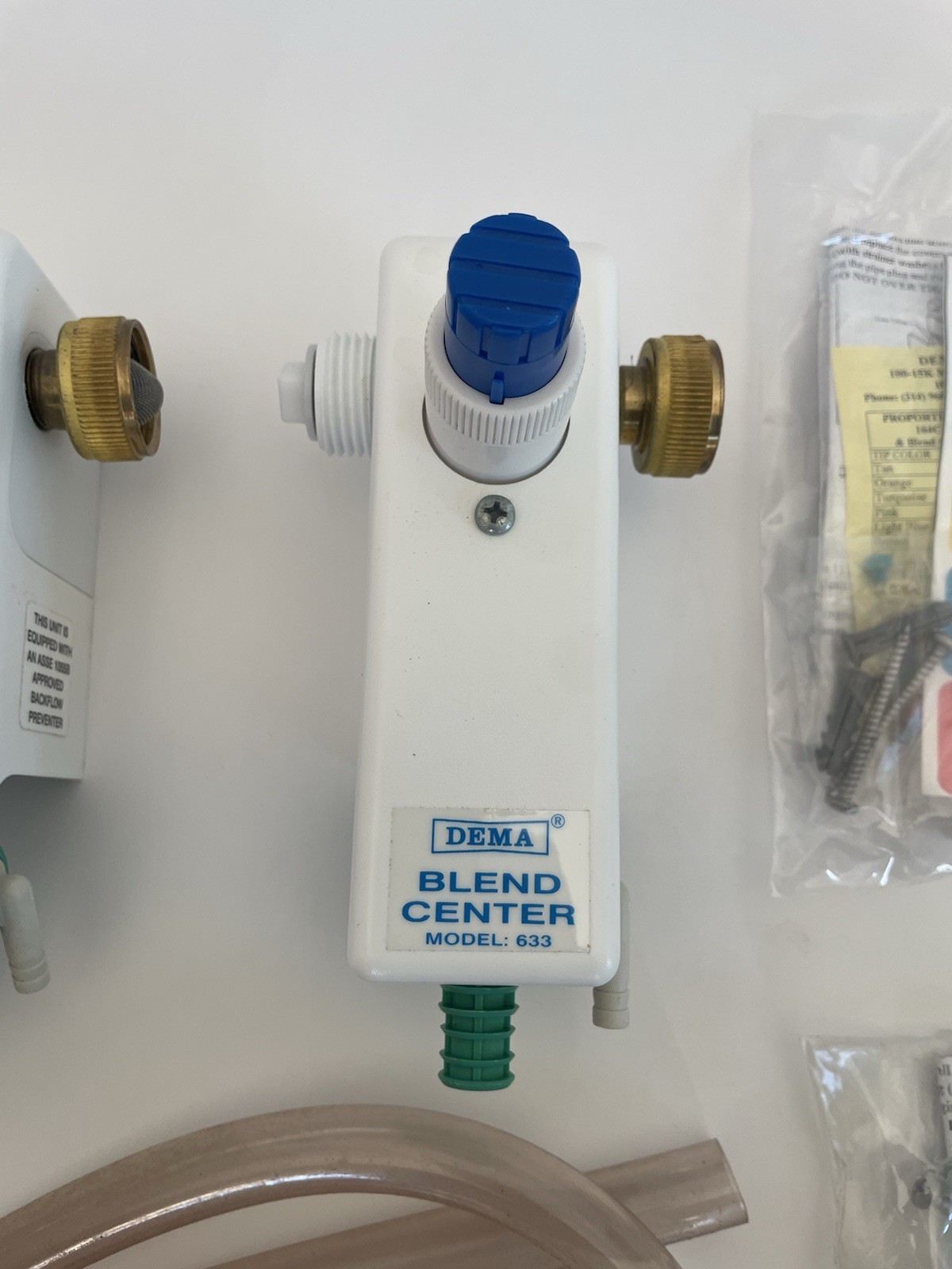 Dispenser Dema 633GAP.B4 Blend Center Single Station Wall Mount Lot Of 2 NEW