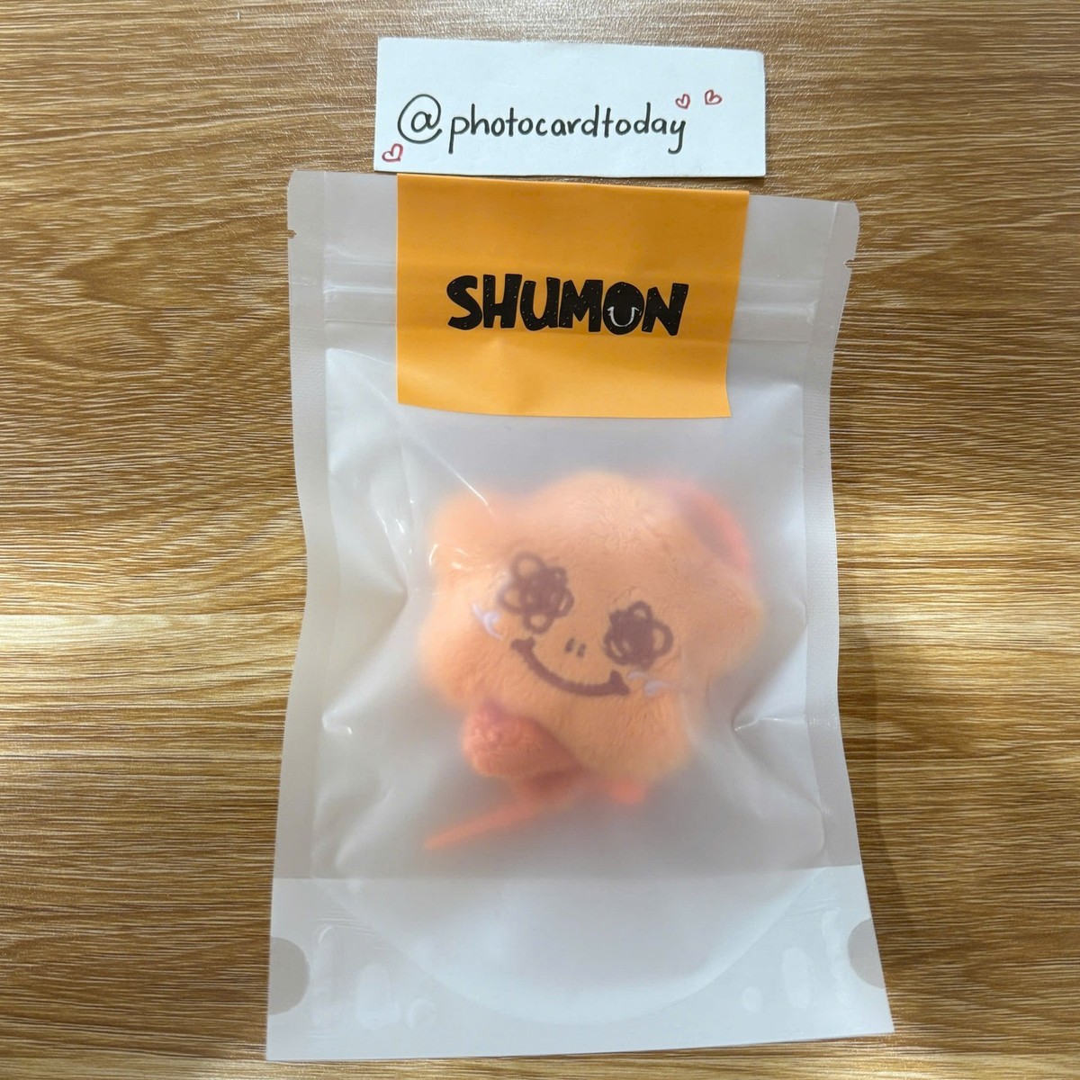 JISOO シュモン SHUMON キーホルダー ホワイト JISOO - [LIGHTS, LOVE, ACTION] (OFFICIAL MD SHUMON BABY