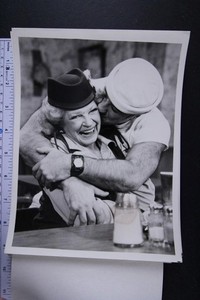 Six 1980 ALICE Type 1 TV Press Photos~VIC TAYBACK~LINDA LAVIN~HOLLIDAY~(id3224)