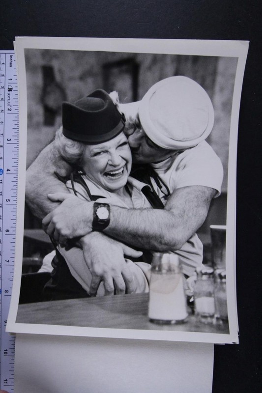 Six 1980 ALICE Type 1 TV Press Photos~VIC TAYBACK~LINDA LAVIN~HOLLIDAY~(id3224)