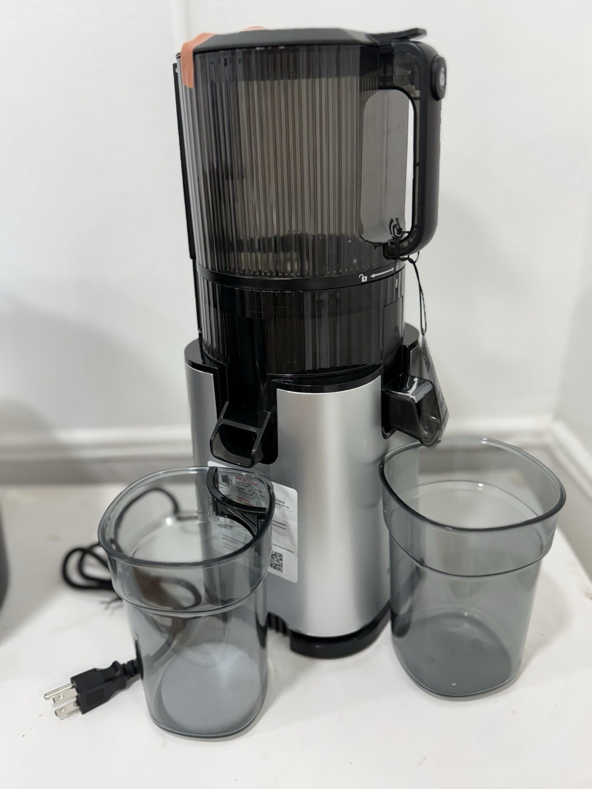 Brand new cold press Juicer, smoothie healthy drinks , 