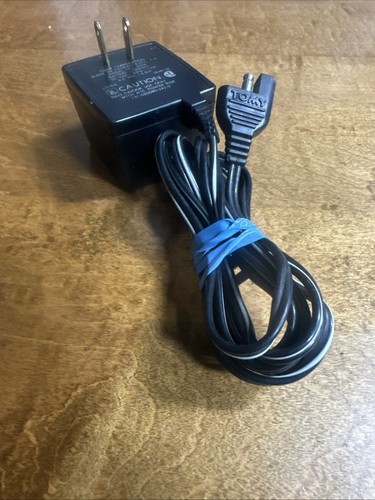 TOMY 6.0 VDC 4.8W Power Adapter Battery Charger Model: 6004 - Picture 8 of 10