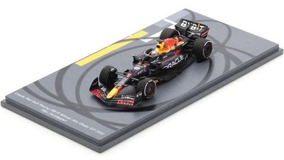 Spark Model RED BULL MAX VERSTAPPEN 2022 N.1 WINNER ABU DHABI GP (W/TYRE MARKS)1