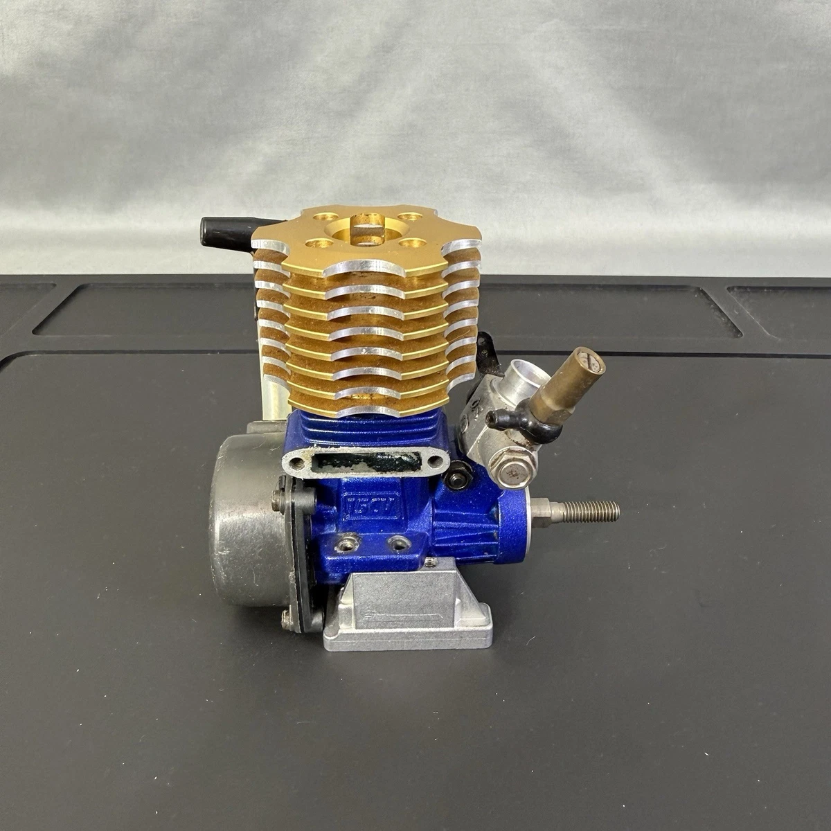 O.S.エンジン T-1000 チューンドサイレンサー 未使用 長期保管品 O.S. ENGINE 15RX チューンドサイレンサー T-1010 15クラス用 72103010
