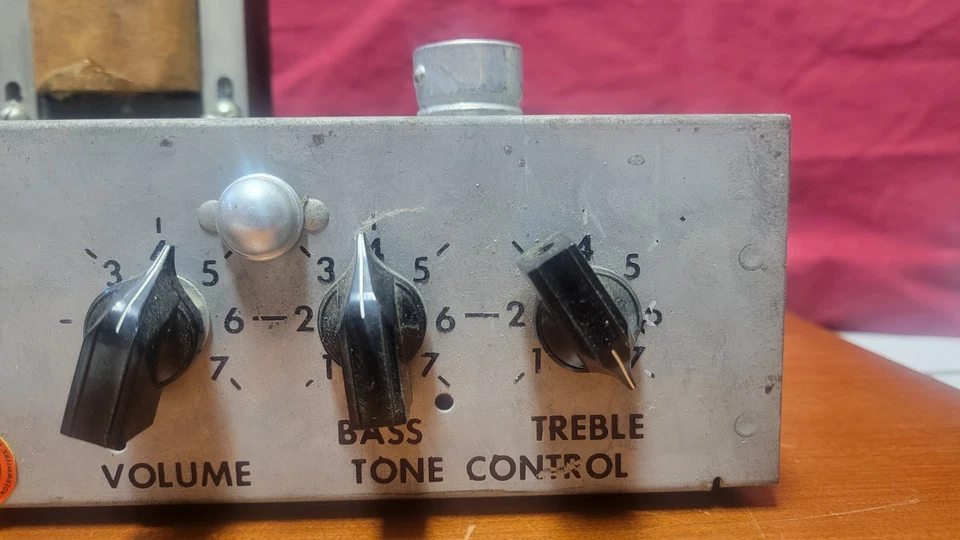 Amplificador de tubo Wurlitzer modelo 420A volumen bajos agudos controles amplificador de guitarra DYI 35 vatios Foto 4 de 4