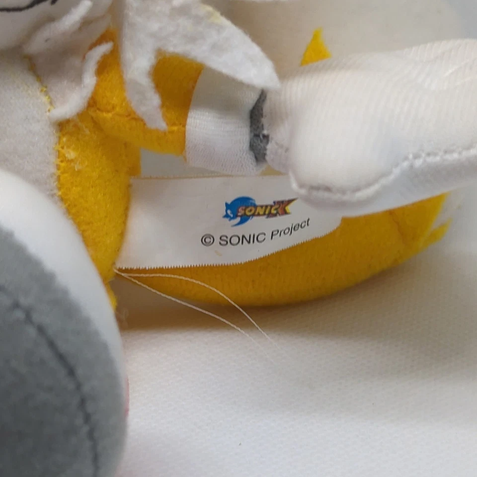 RARE 2003 Great Eastern Entertainment Sonic X Tails Plush (Better Condition) - Image 4 of 4