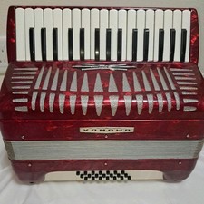Yamaha Fisarmonica YA-21 Rosso 32 Tastiera 21 Bassi Testata