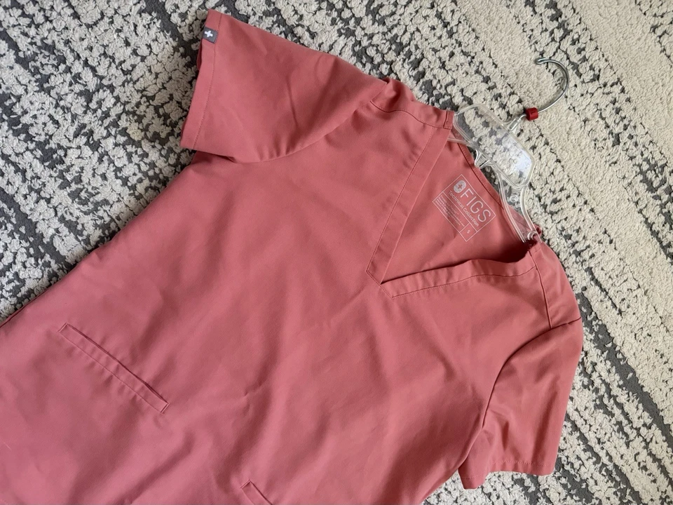 Figs техническая коллекция скраб набор брюки и рубашка женщин маленький - розовый/лосось - Изображение 2 из 4