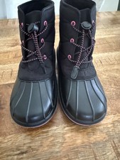 The Children's Place Duck Boots Black Pink Waterproof Winter Snow Size 4 Youth