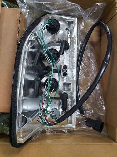 SMOKED LED REAR TAIL LIGHT LAMP FOR ISUZU DMAX HOLDEN RODEO DENVER 2003-2006 - Picture 3 of 5
