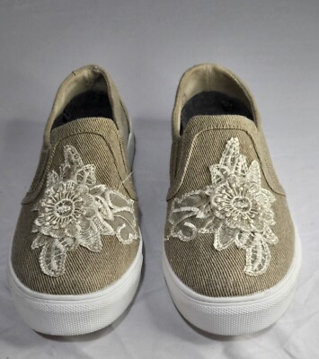 Comfortview Skyla Women's Size 8M Denim Slip on Sneaker Shoe Cream Lace Design 