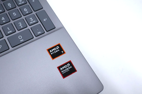 HP Pavilion 16-ag0070wm | AMD Ryzen 7 8840U 8 GB RAM 512 GB NVMe Win 11 Home - Foto 5 di 13