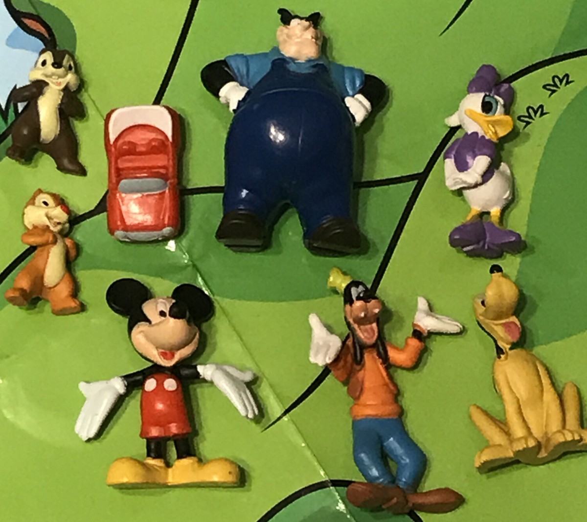 Vintage Disney Play Mat 8 Figurines Toy Mickey Minnie Pluto Goofy
