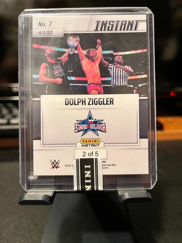 2022 WWE Panini Instant - Choose your card - Base, Versicolor (# of 5) or Black - Picture 40 of 72