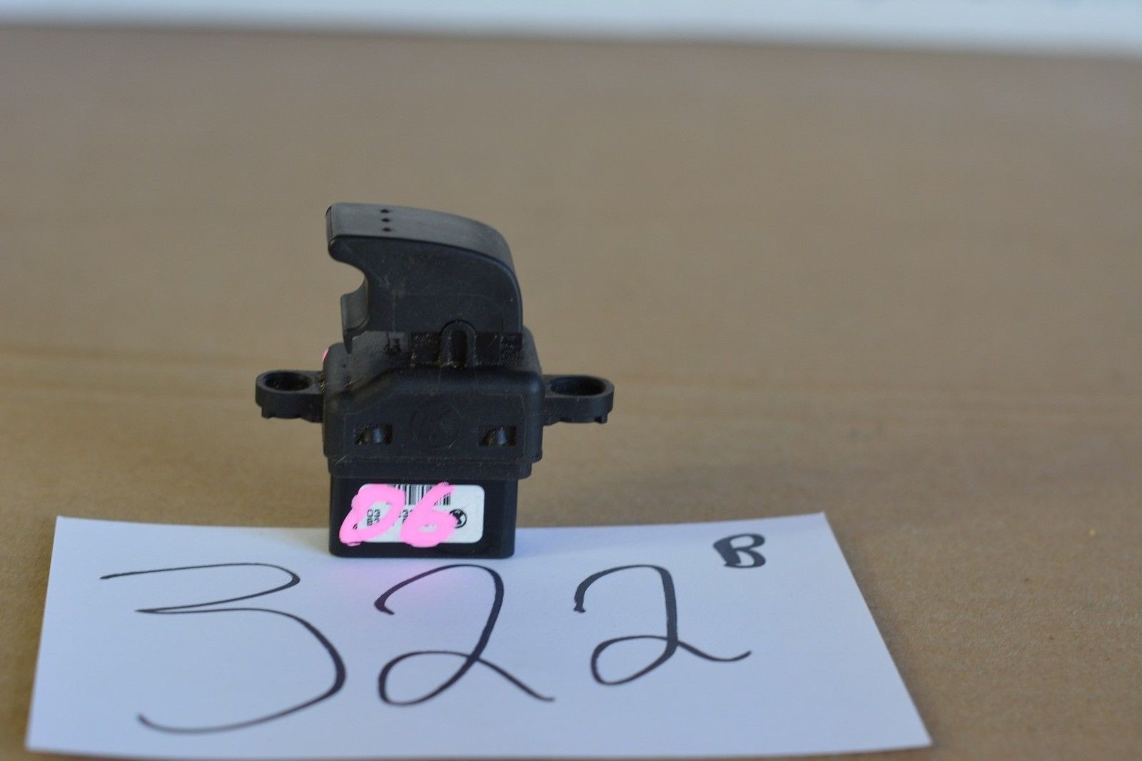 06 mazda MPV  Window Switch USED  #322B